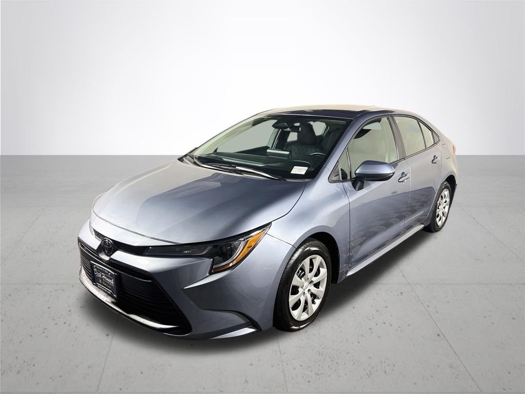 Used 2025  Toyota LE image 2