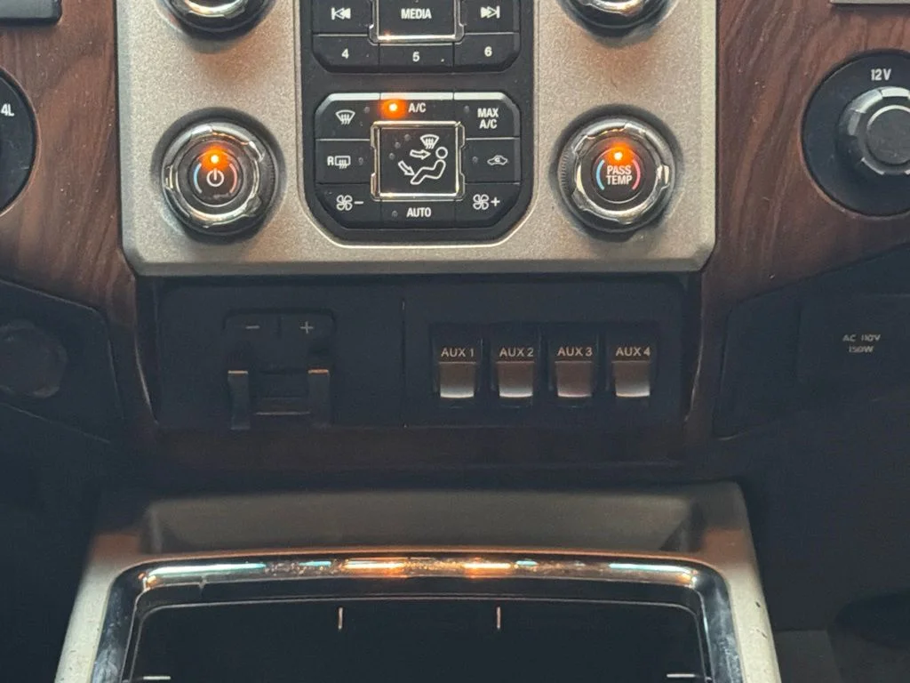 Used 2015 Tuxedo Black Metallic Ford Lariat image 17