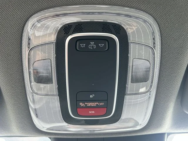 Used 2025 Red Hyundai SEL Sport image 31