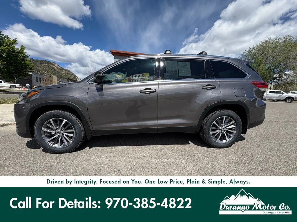 Used 2019 Predawn Gray Mica Toyota XLE image 3