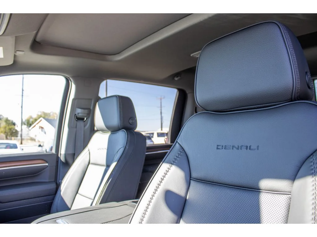 2026 GMC Sierra 3500HD Denali - Photo 17