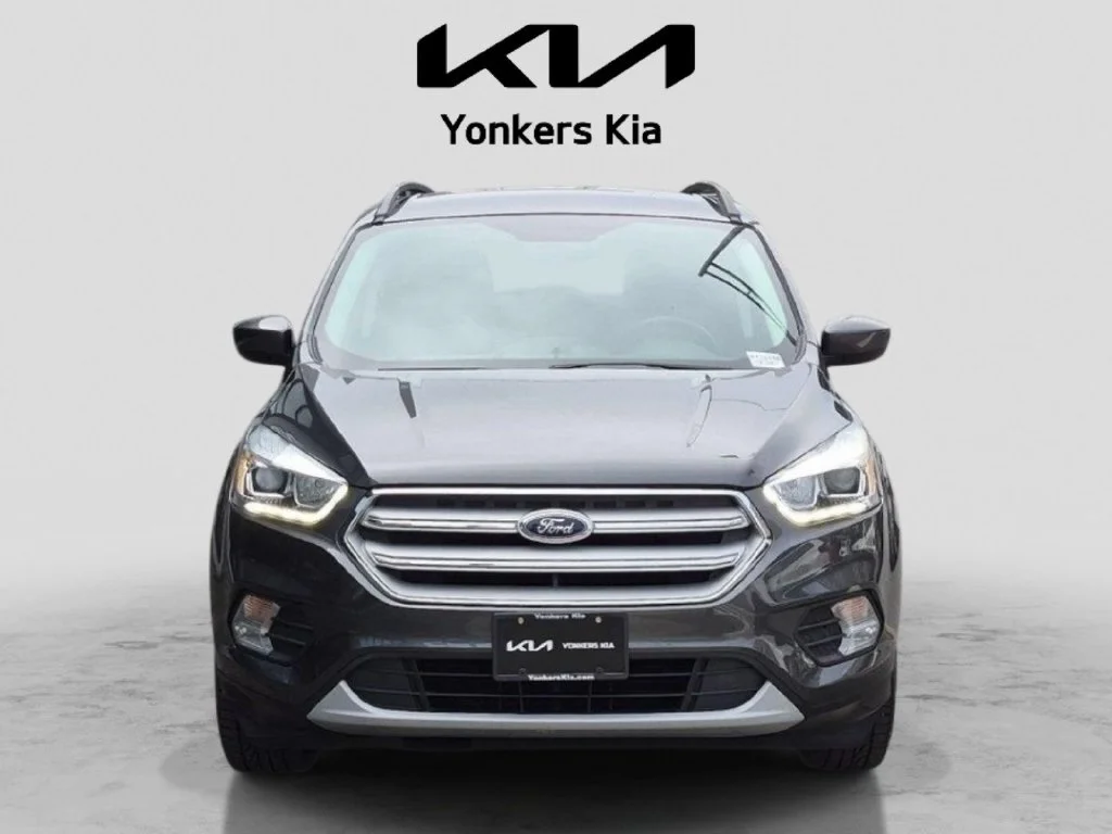 Used 2018 Gray Ford SEL image 2