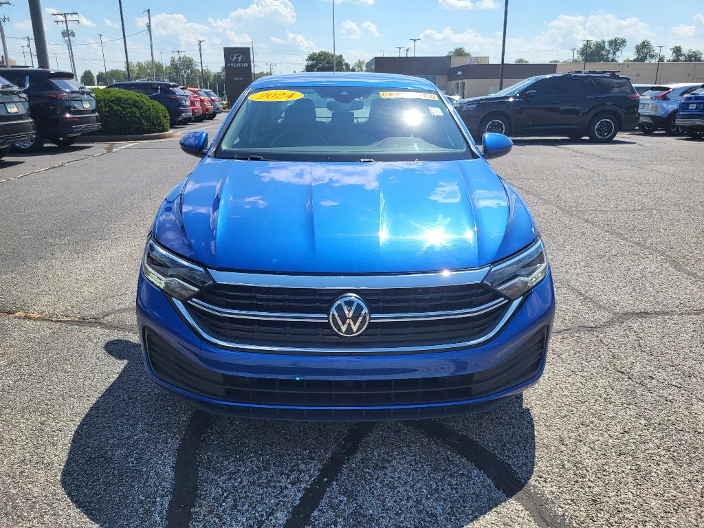 Used 2024 Deep Black Pearl Volkswagen SE image 2