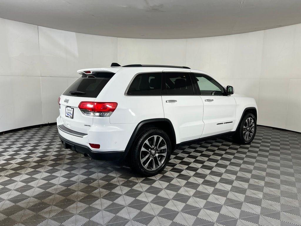 Used 2018 Bright White Clearcoat Jeep Limited image 9