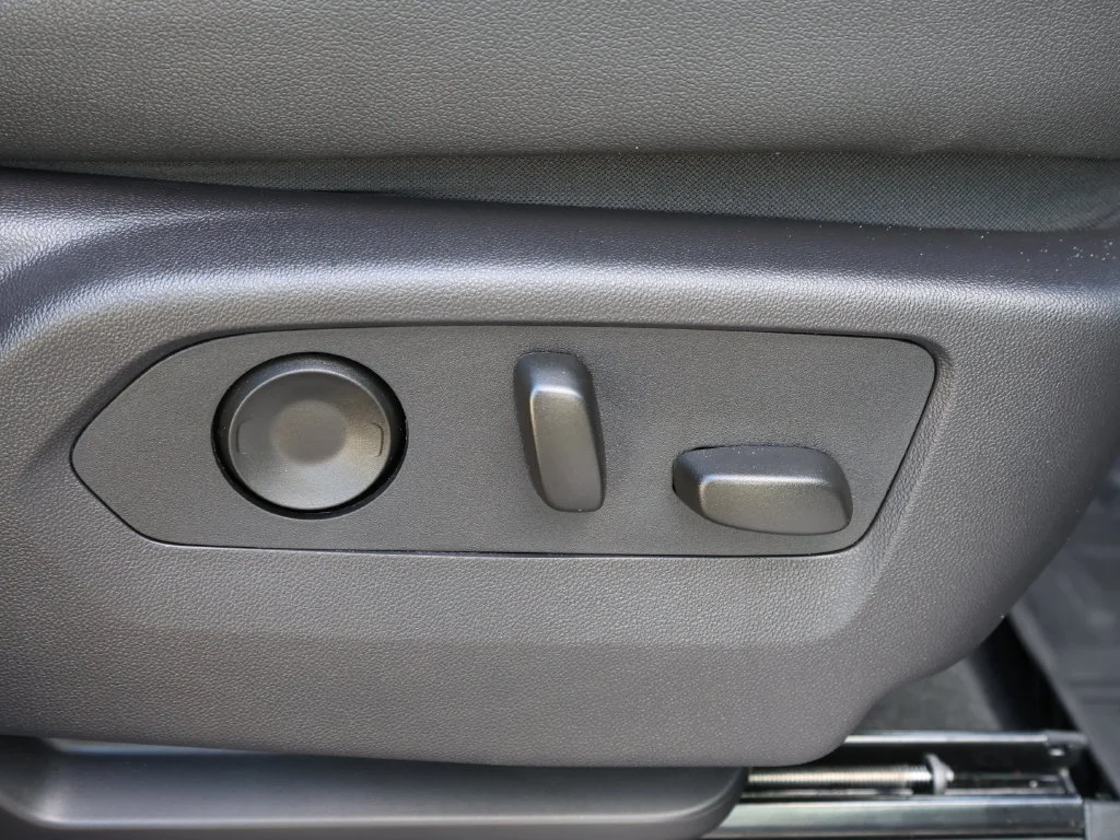 Used 2024 Gray Chevrolet ZR2 image 22