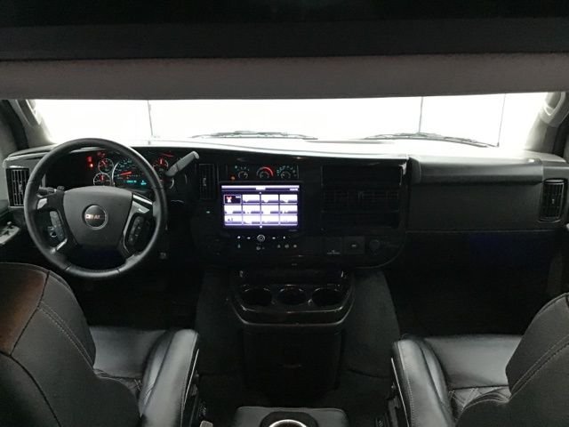 Used 2023 Silver GMC Explorer Limited SE image 2
