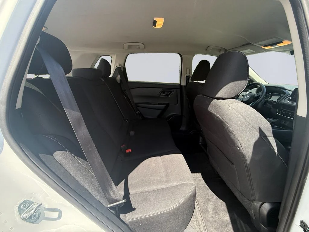 Used 2024 Glacier White Nissan S image 19