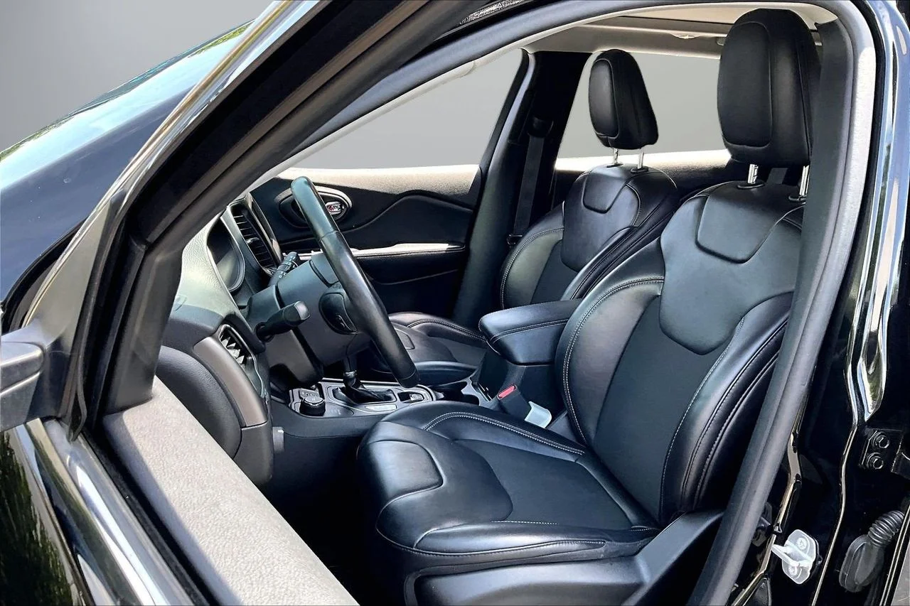 Certified Used 2019 Black Jeep Latitude Plus image 20
