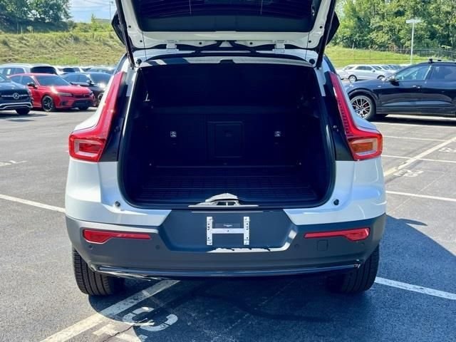 2026 Volvo XC40 Ultra Black Edition - Photo 24