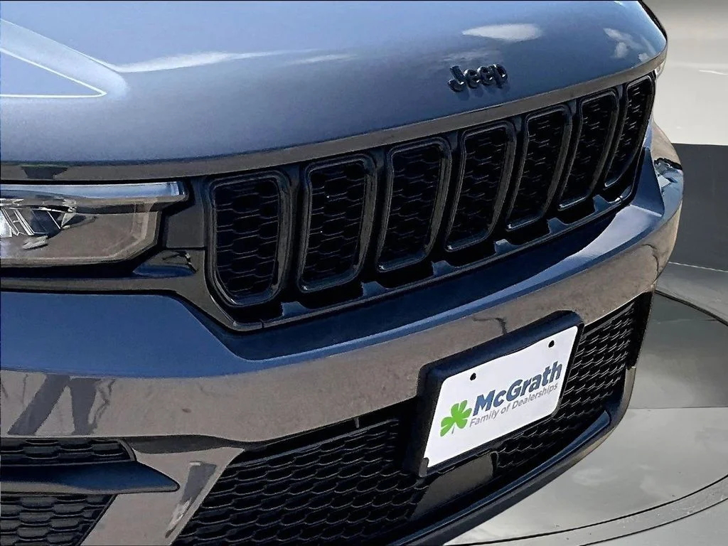 Used 2023 Gray Jeep Altitude X image 34