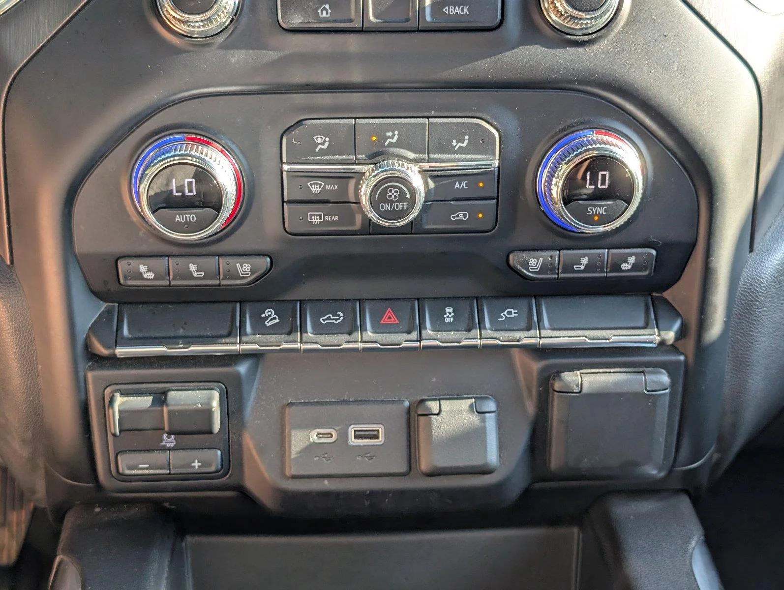 Used 2021 SATIN STEEL METALLIC GMC AT4 image 25