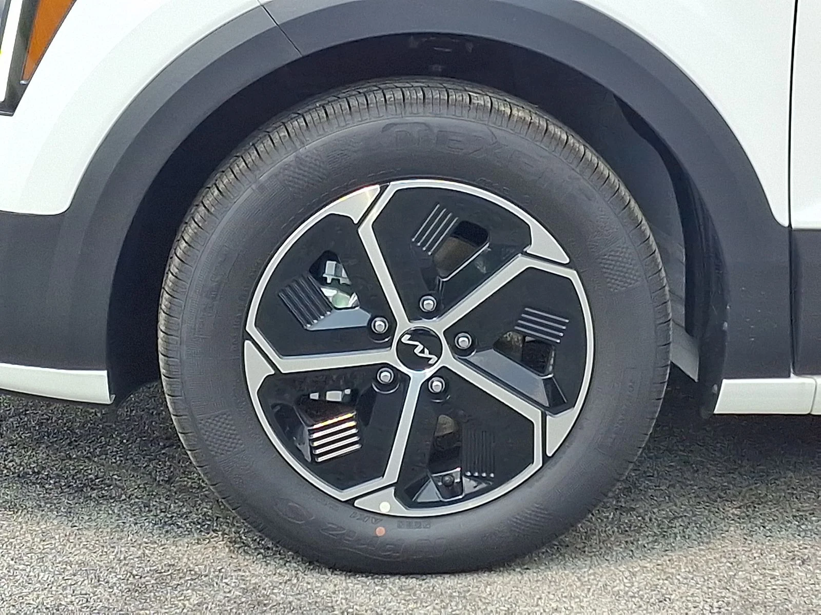 New 2026 White Kia EX image 6