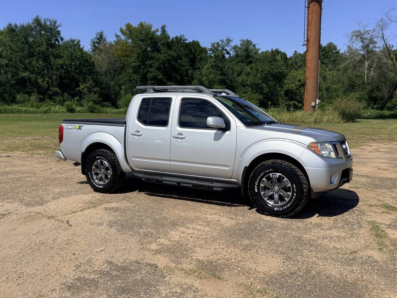 Used 2016 Silver Nissan PRO 4X 4x4 4dr Crew Cab 5 ft. SB Pickup 5A image 7
