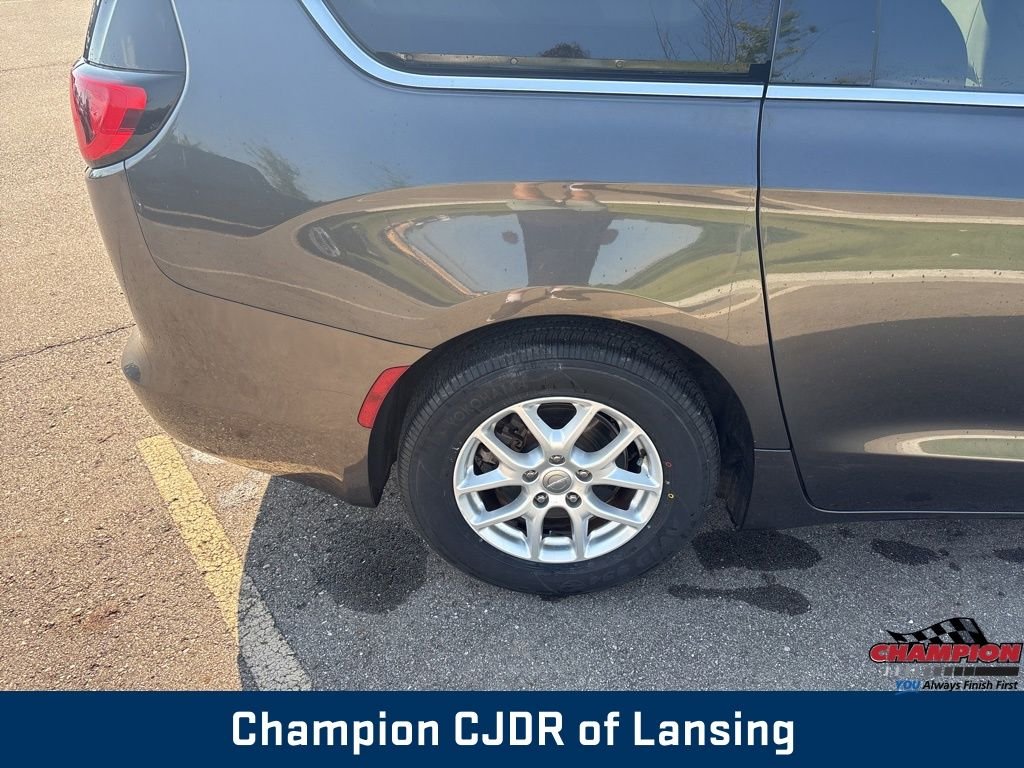 Used 2017 Gray Chrysler Touring image 37