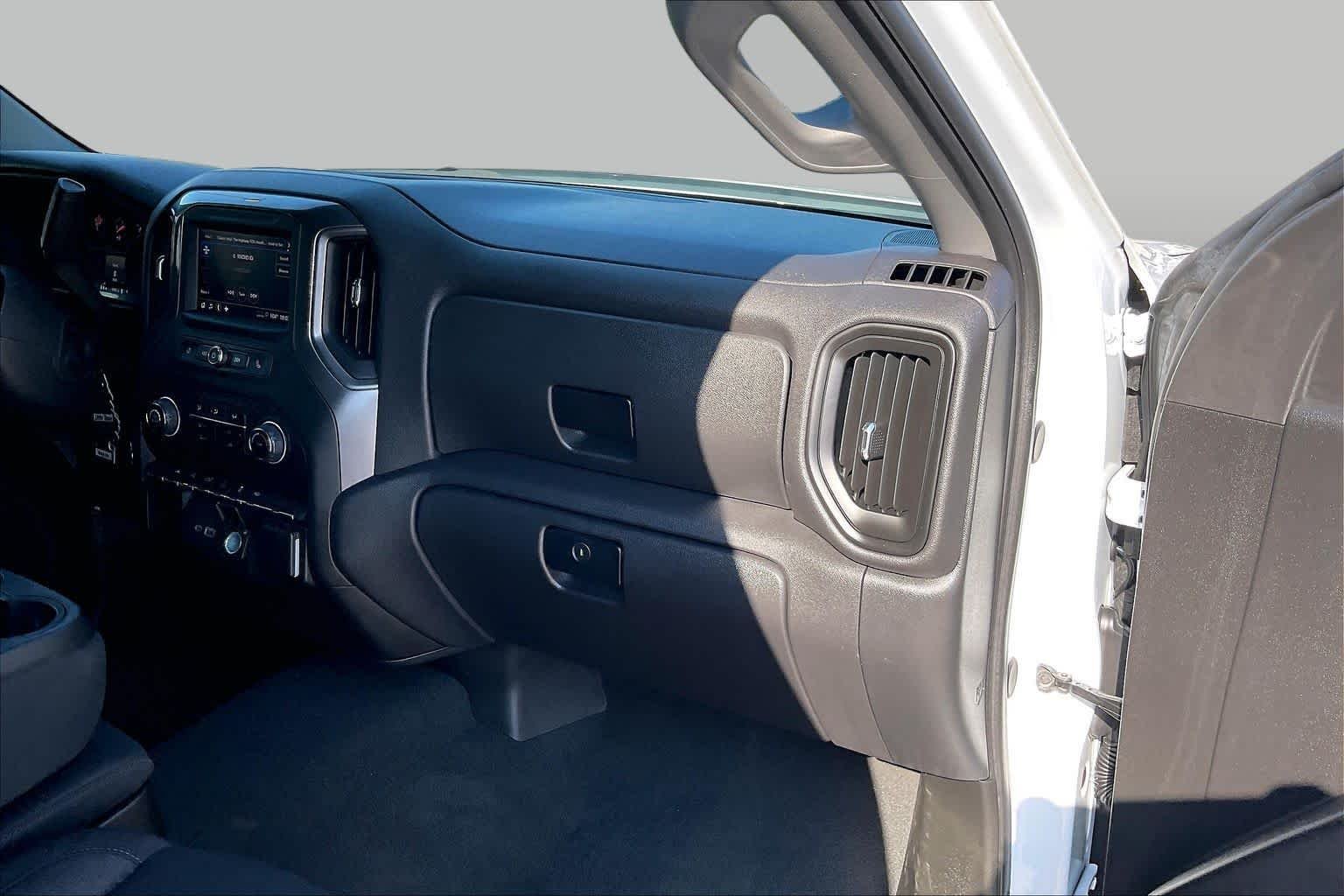 2025 Chevrolet Silverado 1500 Custom - Photo 18