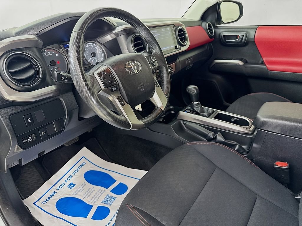 Used 2022 White Toyota SR5 image 10