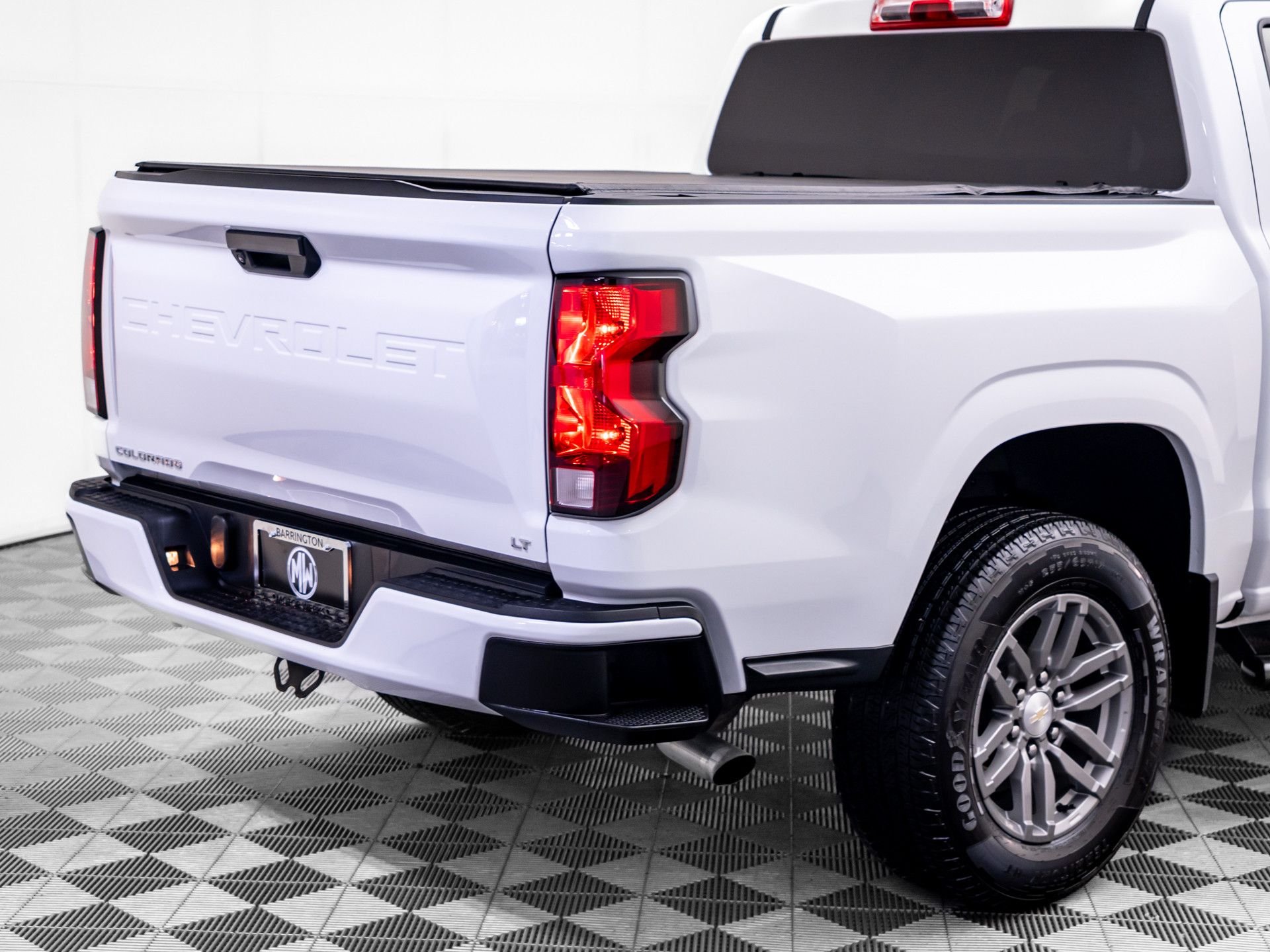 Used 2024 White Chevrolet LT image 32