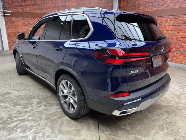 Used 2026 Blue BMW xDrive40i image 3