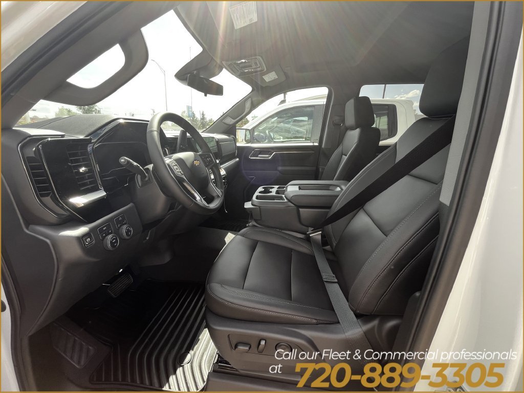 Used 2025 Summit White Chevrolet LT image 9