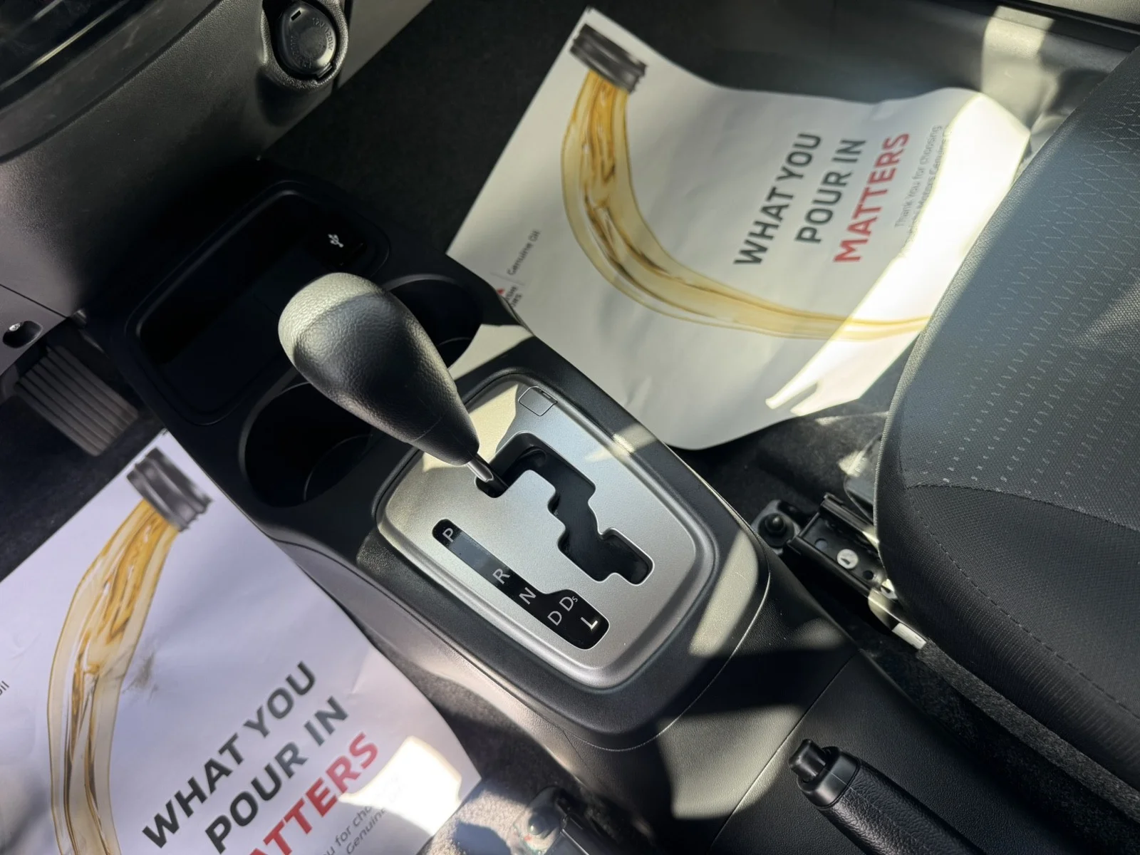 Used 2024 White Mitsubishi ES image 14