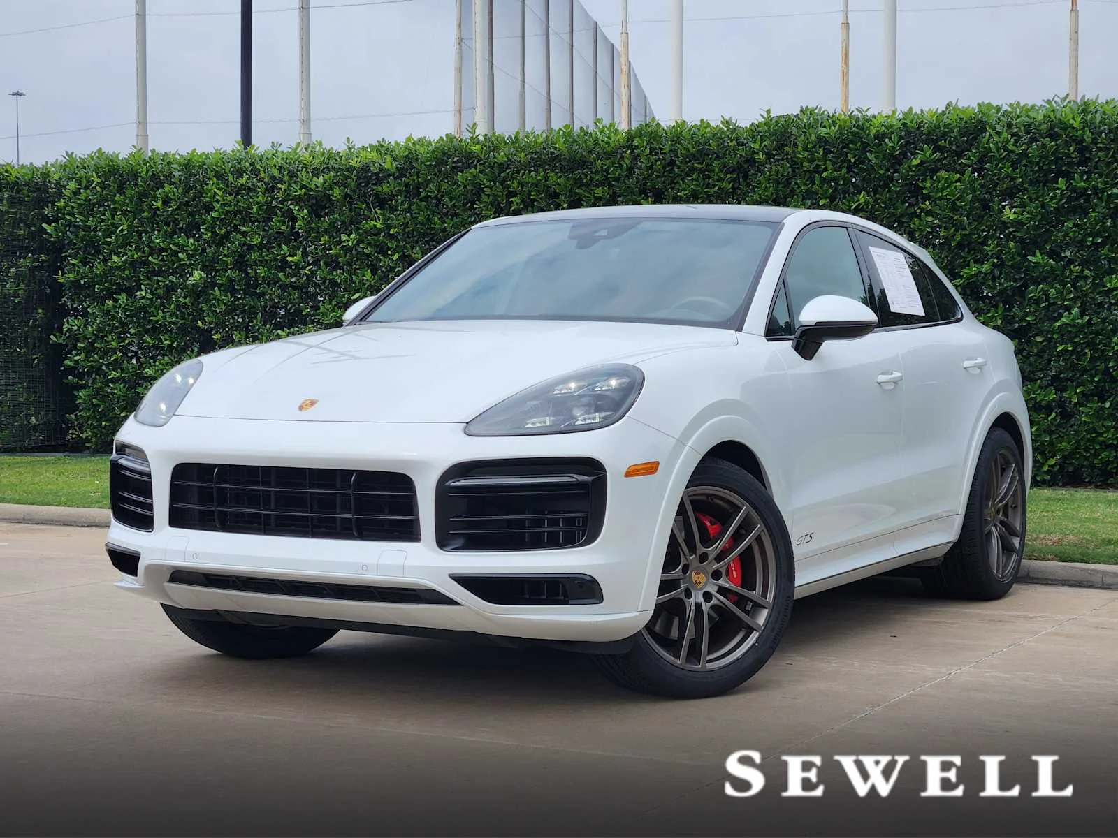 2022 Porsche Cayenne GTS's photo