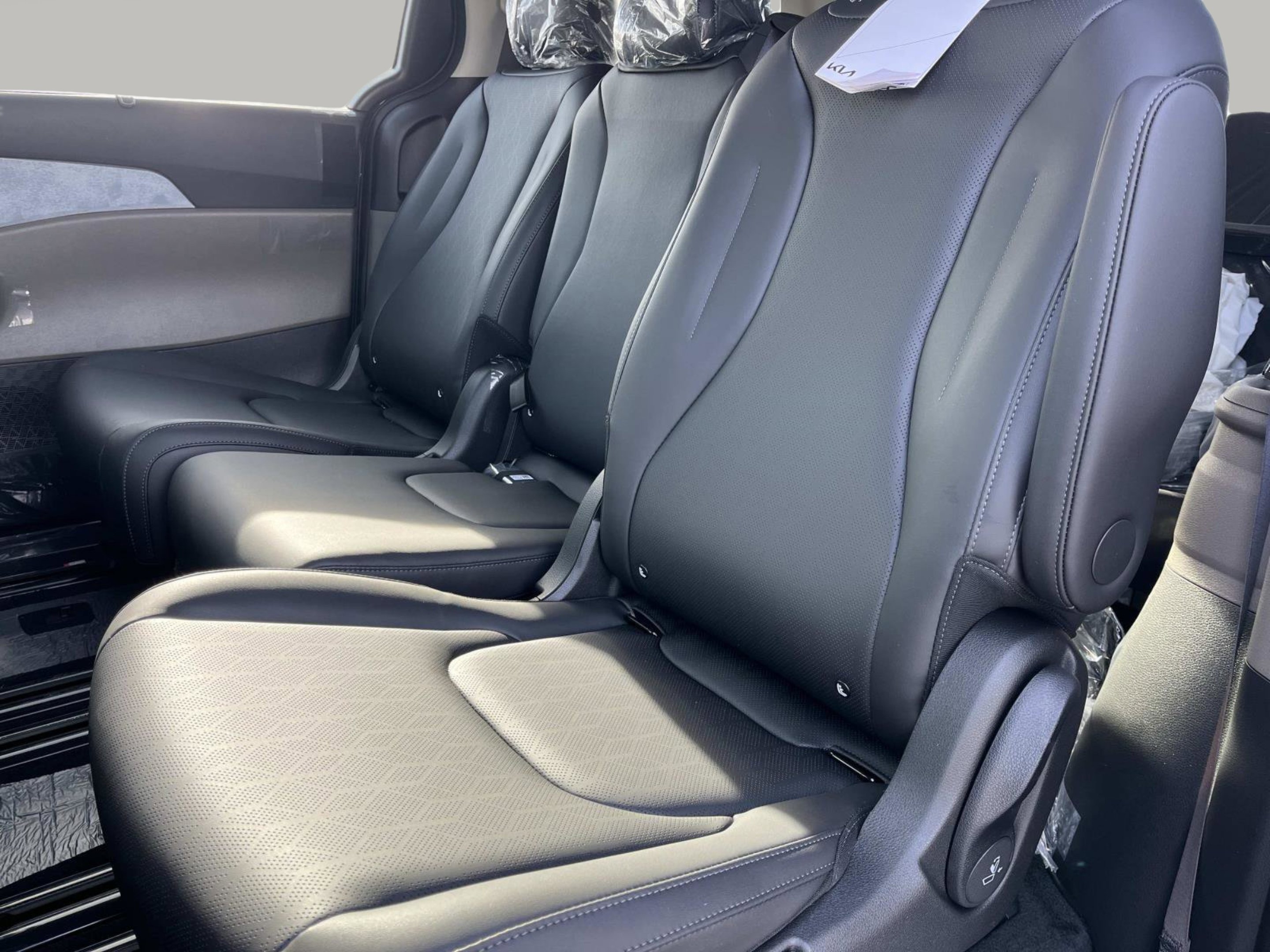 New 2026 Deep Chroma Blue Kia EX image 24
