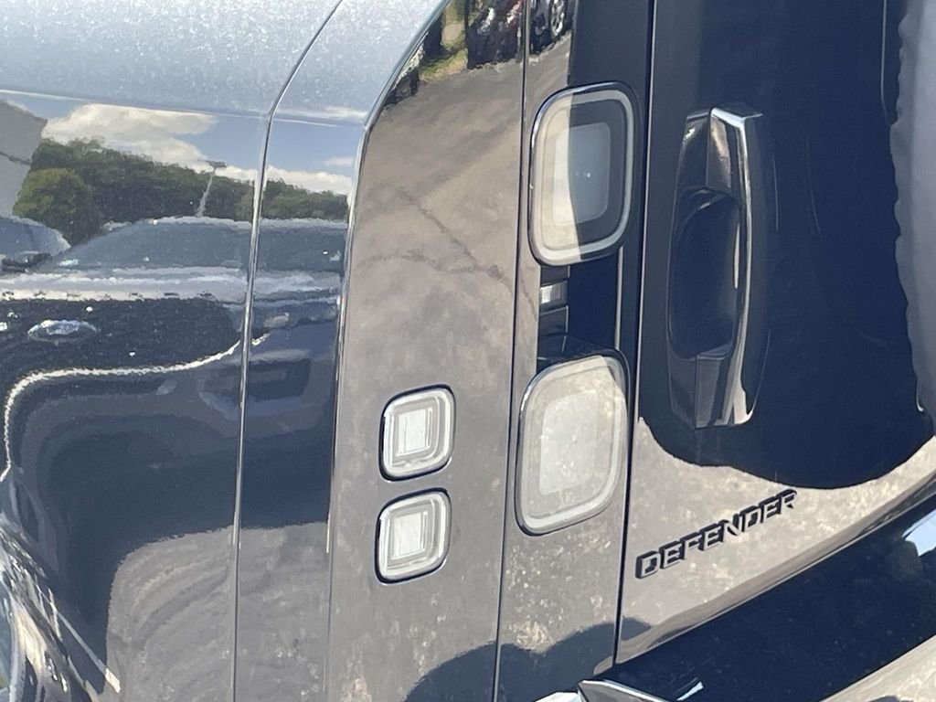 New 2026 Santorini Black Land Rover S image 10