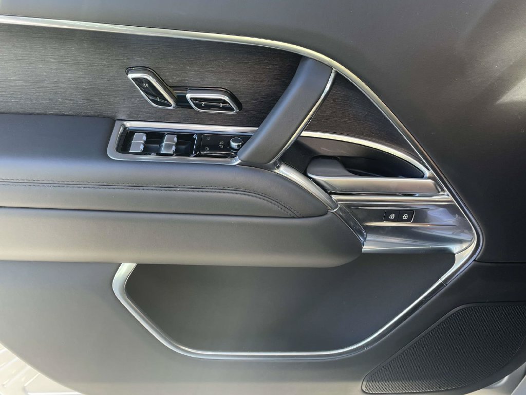 2025 Land Rover Range Rover SE - Photo 23