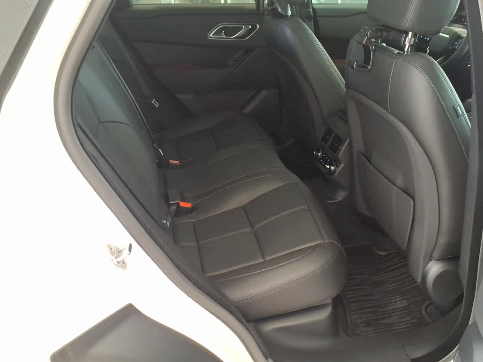 New 2026 Fuji White Land Rover Dynamic SE image 22