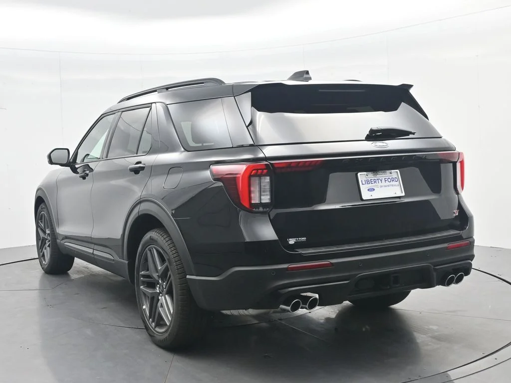 New 2026 Agate Black Metallic Ford ST image 9