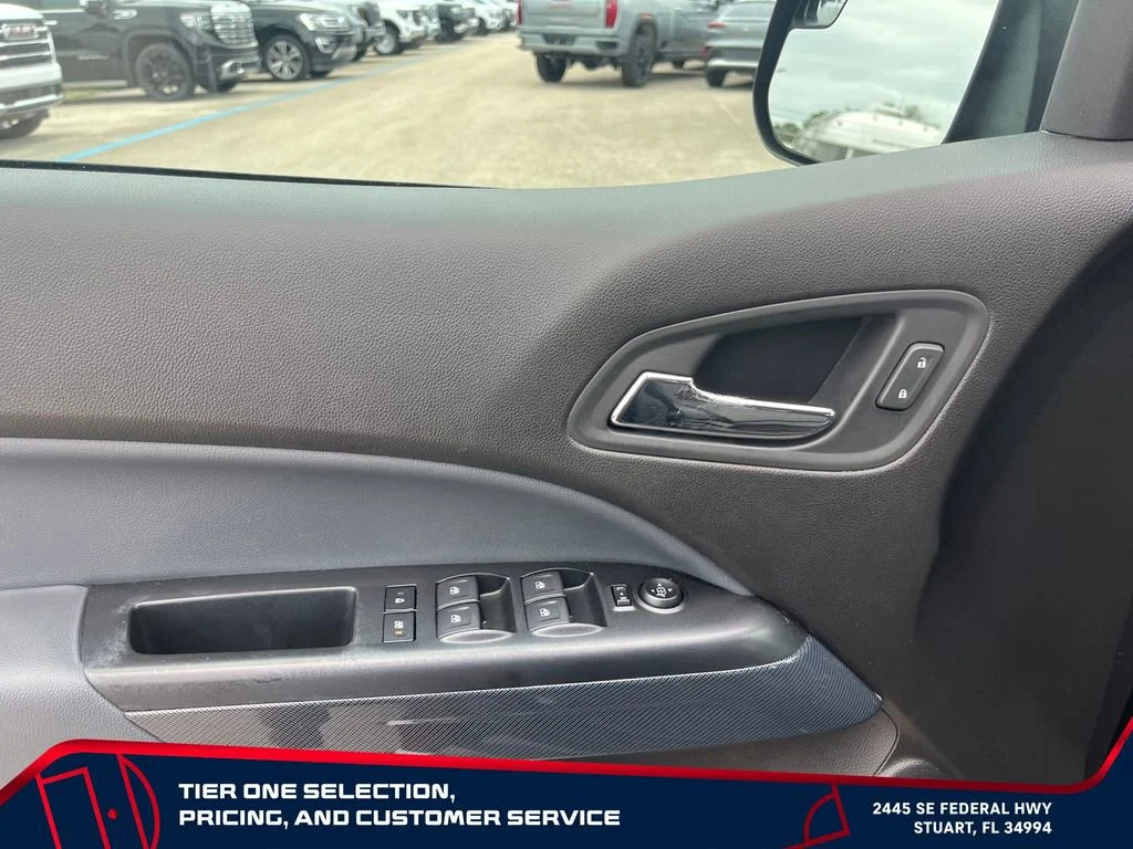 Used 2017 CYBER GRAY METALLIC Chevrolet 4WD Z71 image 22