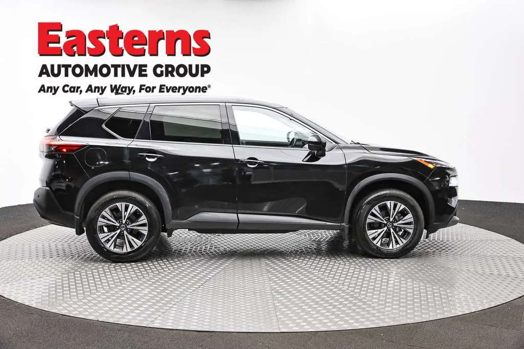 Used 2021 Black Nissan SV image 4