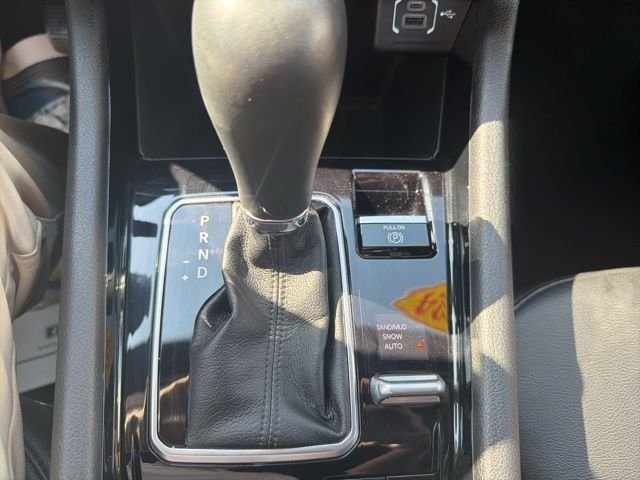 Used 2024 White/off-white Jeep Limited image 20