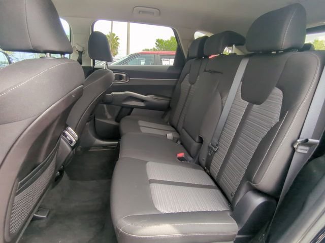 2021 Kia Sorento LX - Photo 15