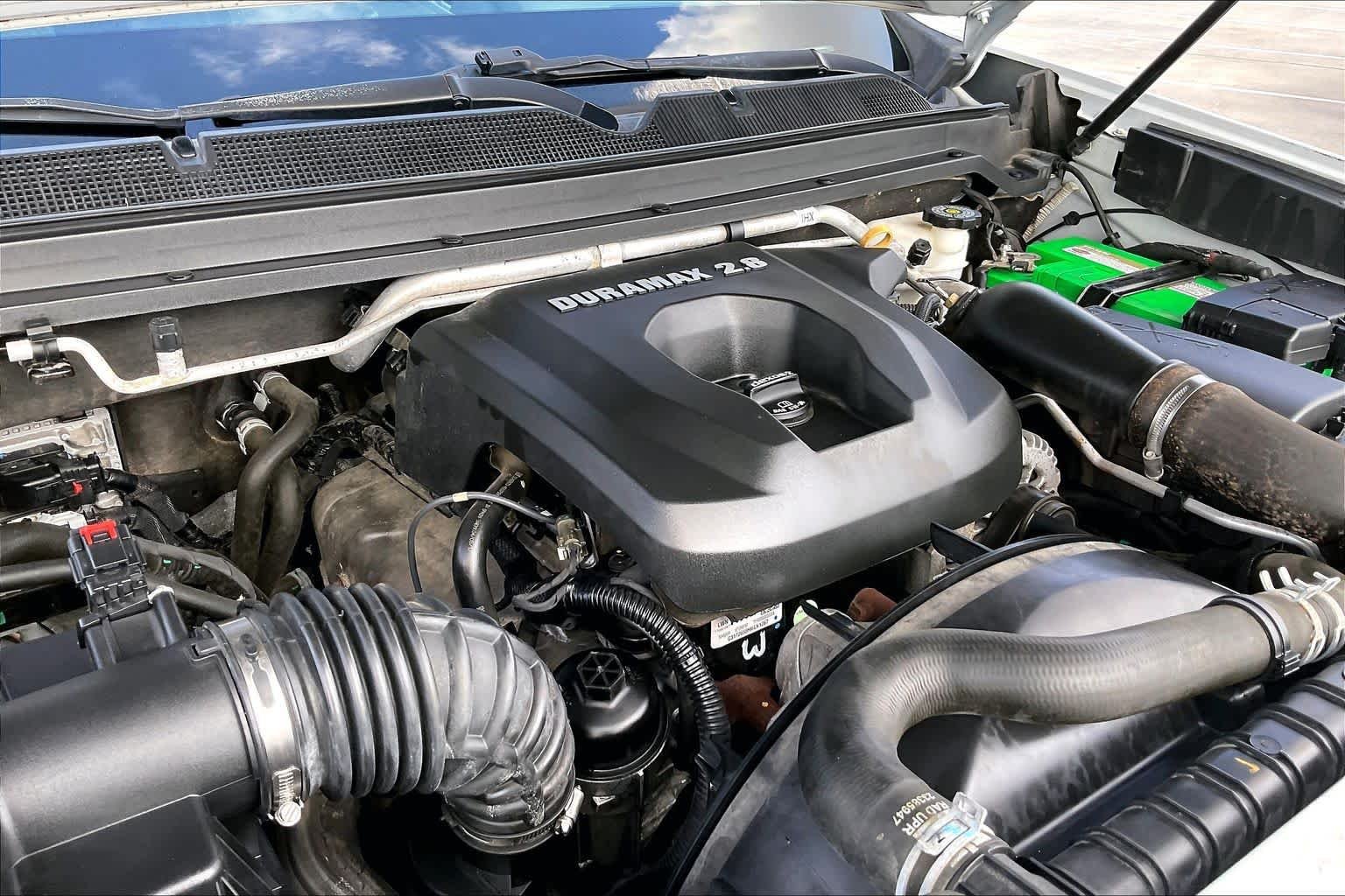 Used 2018 Summit White Chevrolet 4WD LT image 30