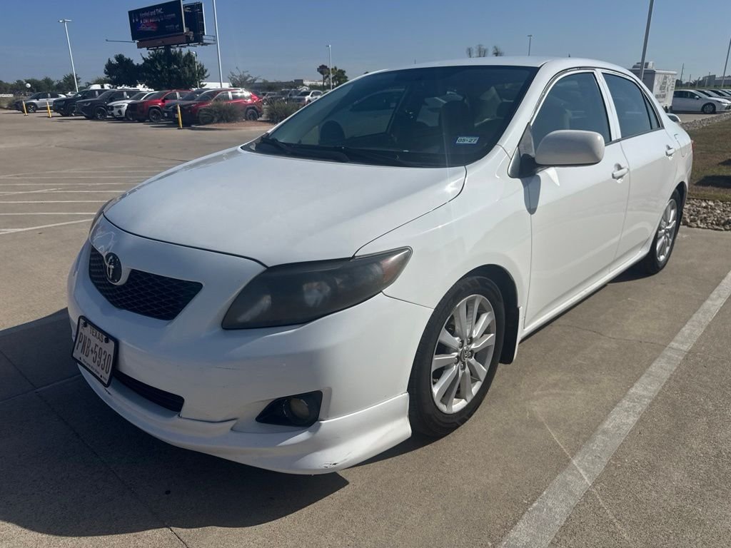 Used 2009  Toyota LE image 4