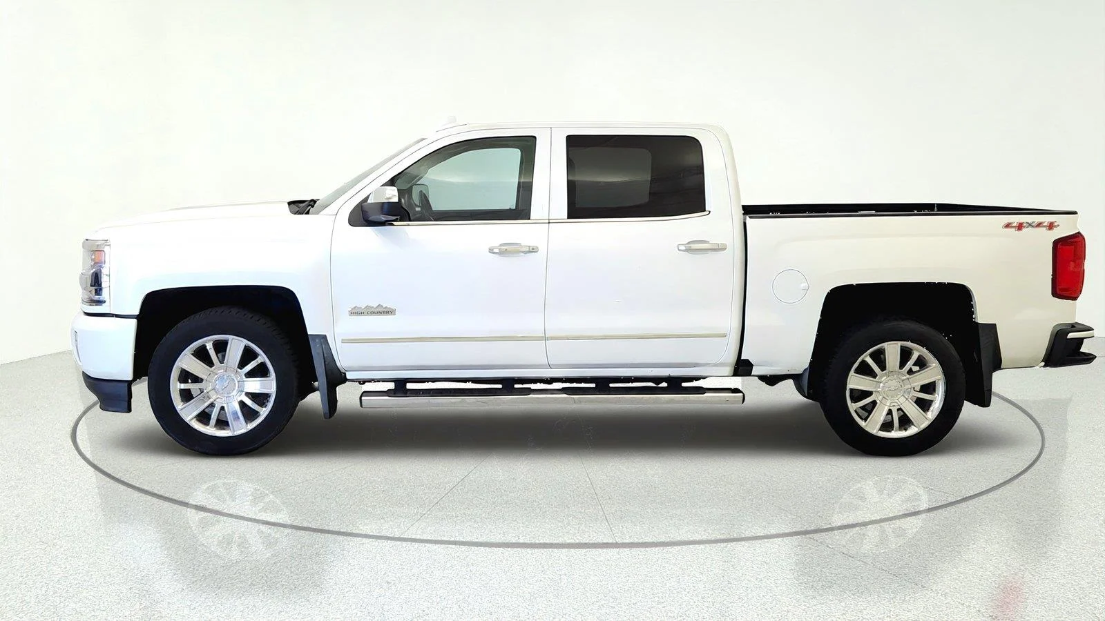 Used 2016 IRIDESCENT PEARL TRICOAT Chevrolet High Country image 5