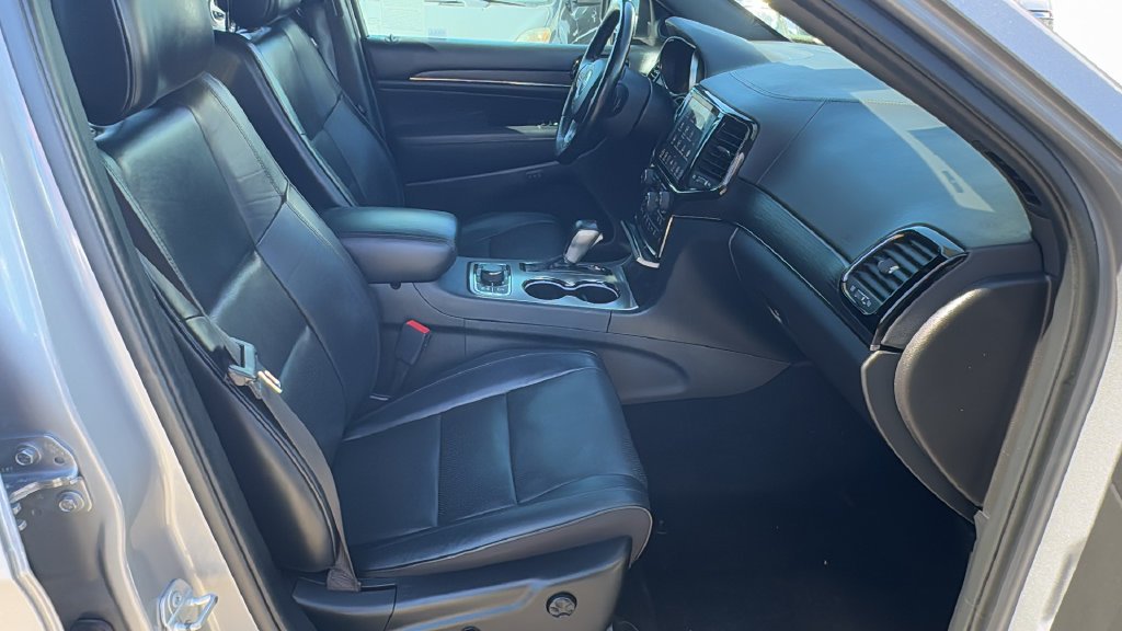 Used 2021 Silver Jeep Overland image 15