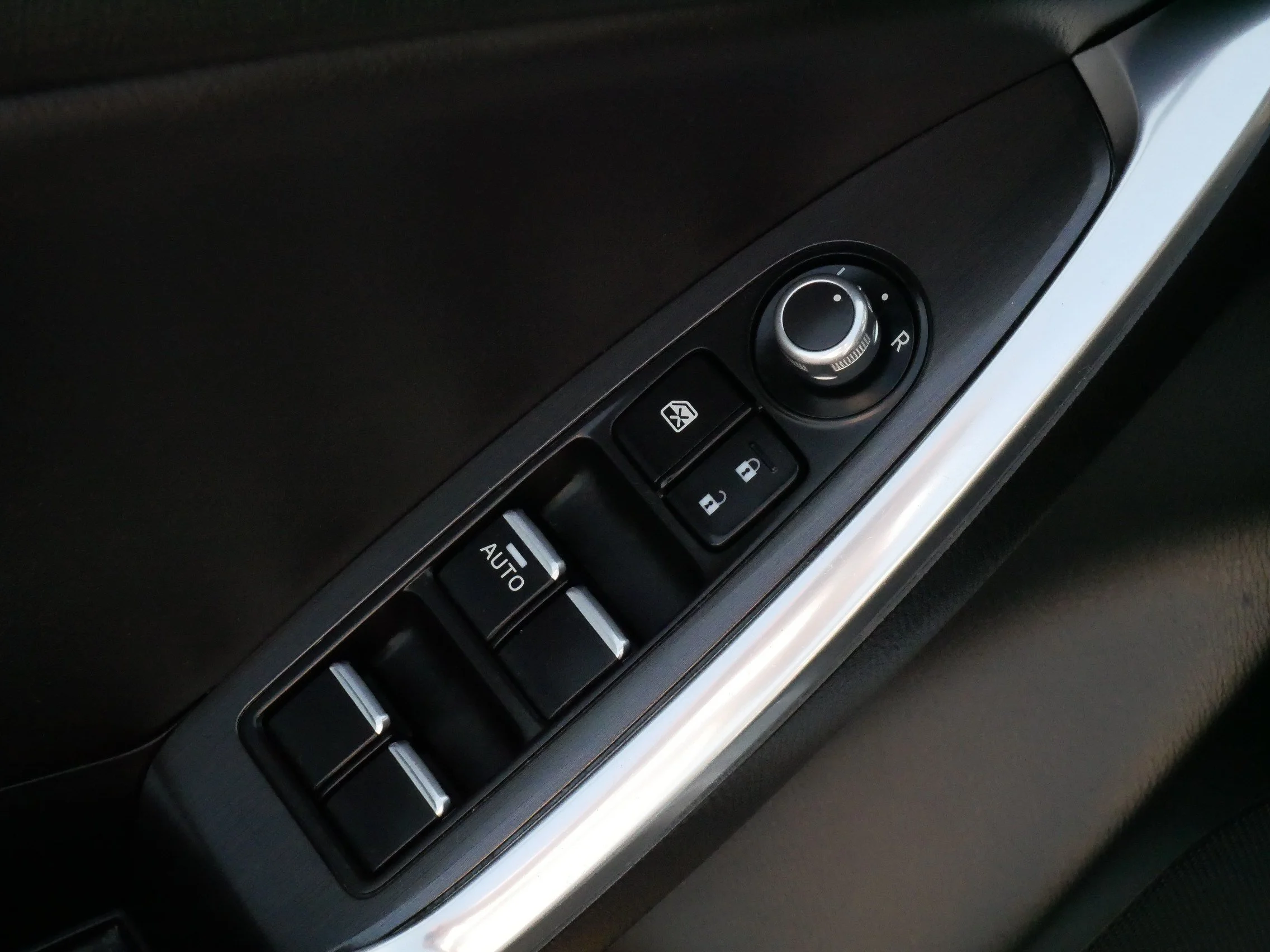 Used 2016 Sonic Silver Metallic Mazda Grand Touring image 19