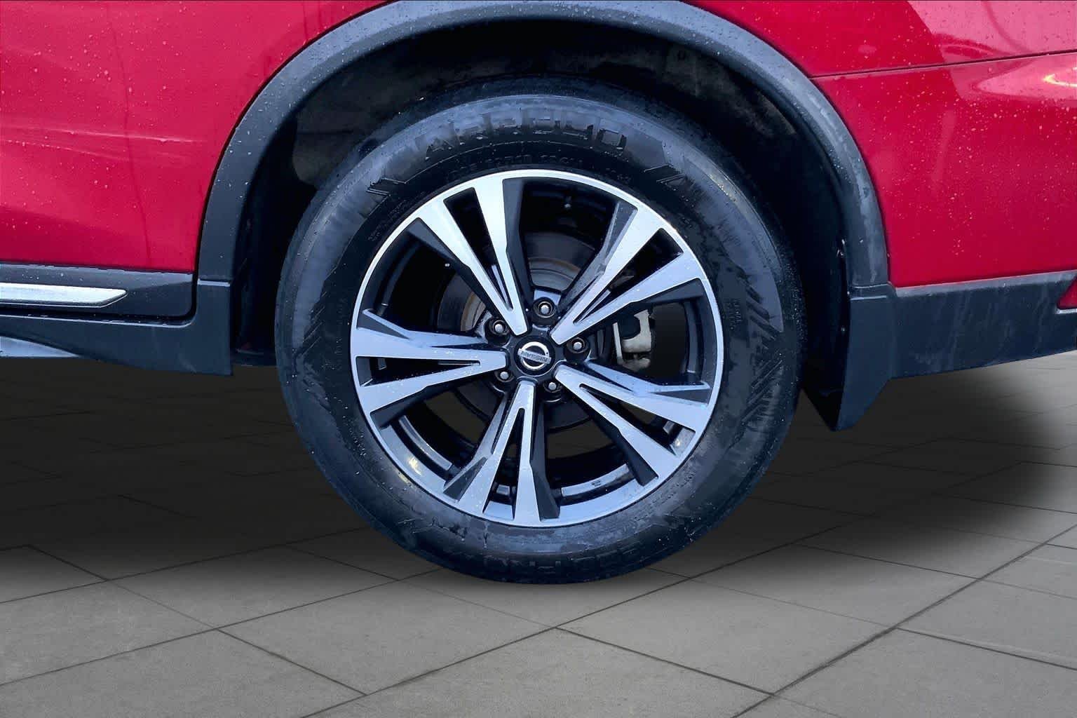 Used 2017 Palatial Ruby Nissan SL image 10