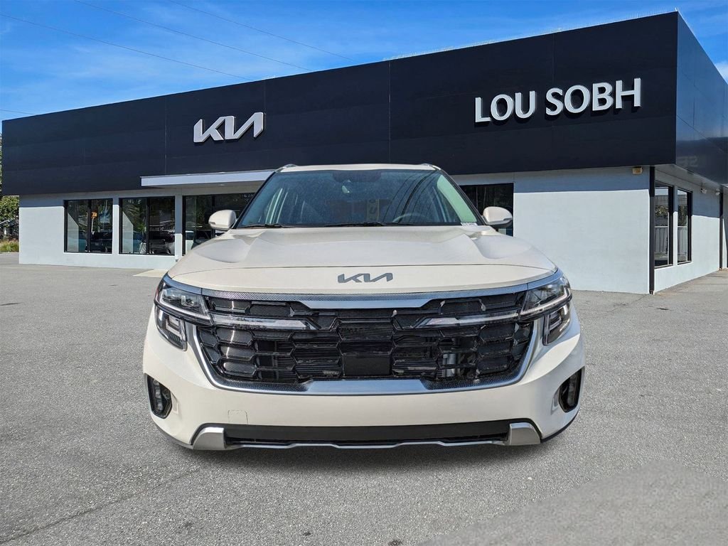 New 2024 Snow White Pearl Kia SX image 8