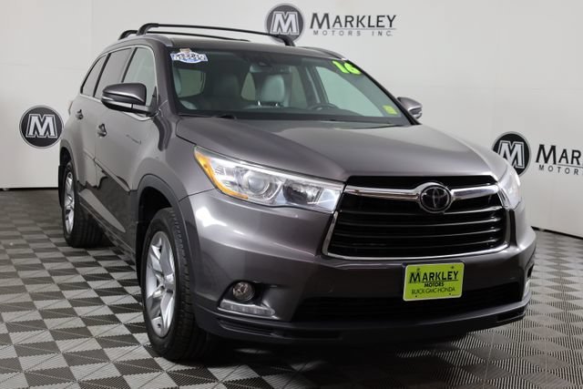 Used 2016 Gray Toyota Limited V6 image 33