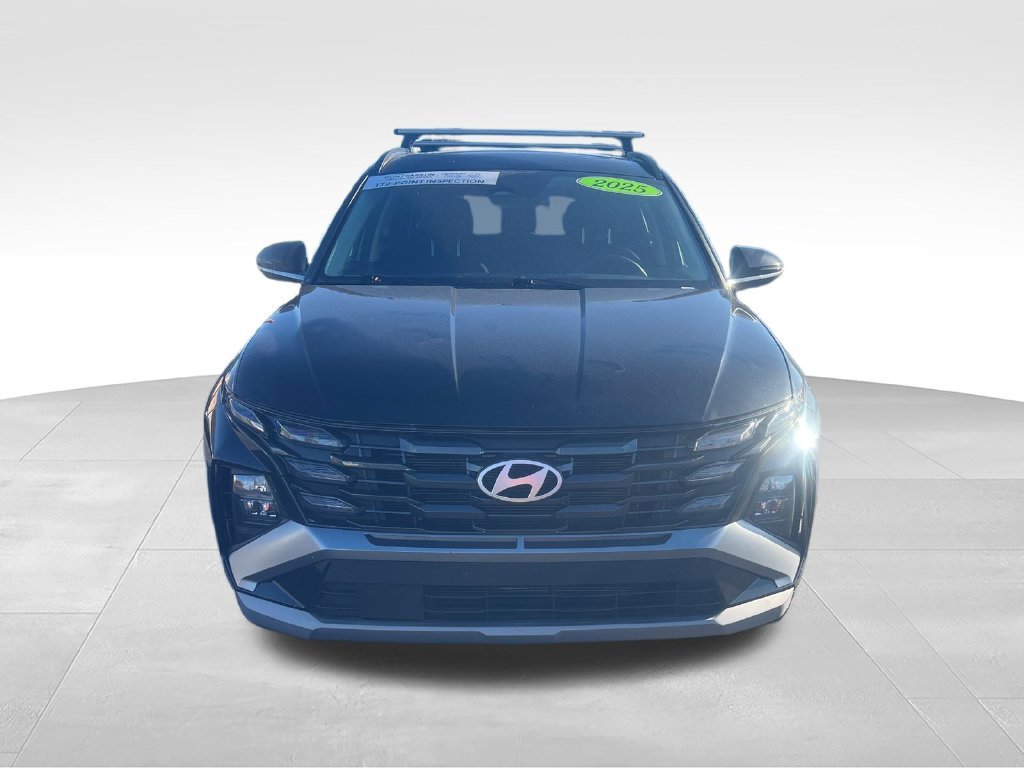 Used 2025 Black Hyundai SEL Convenience image 8