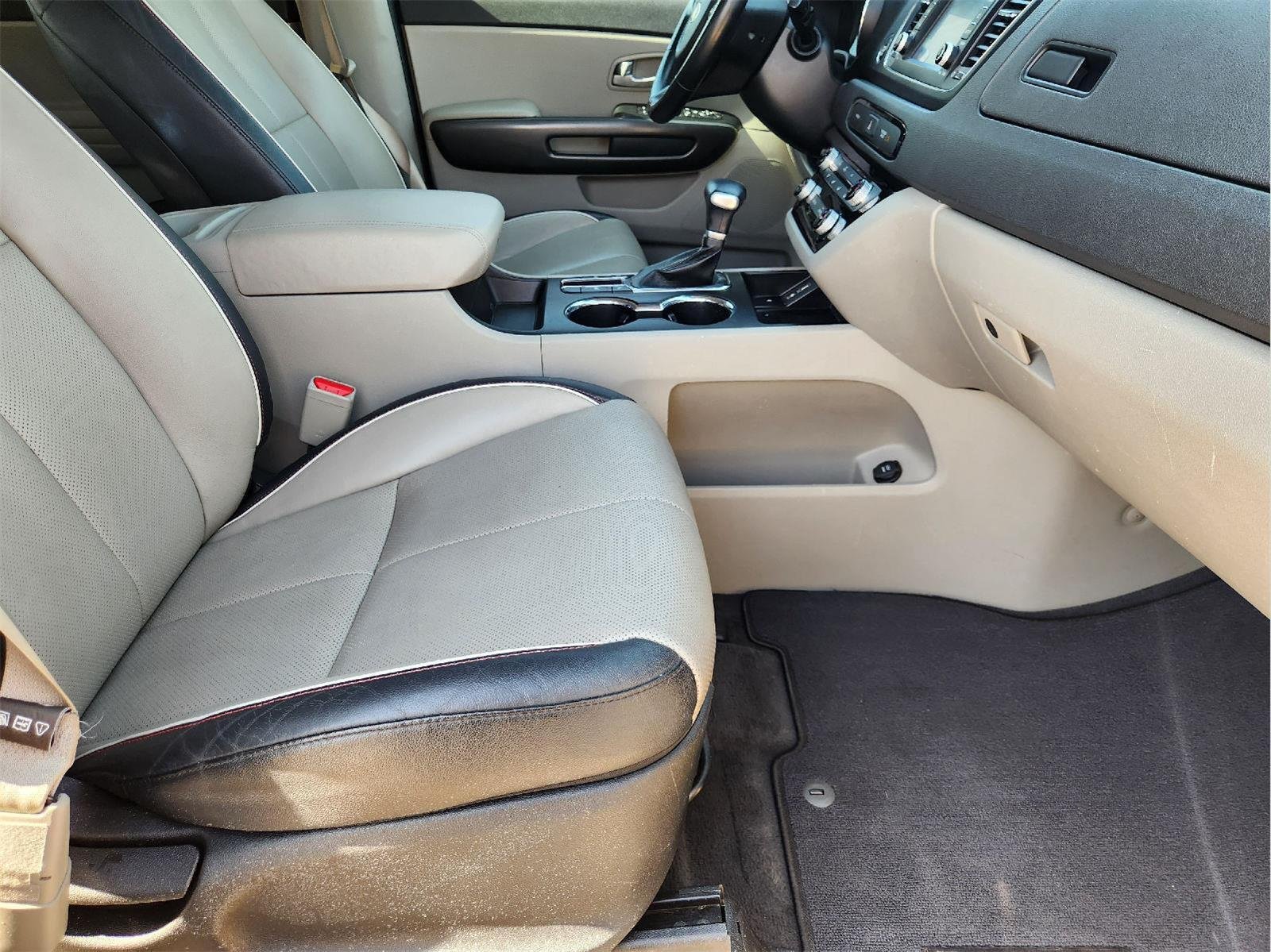 2020 Kia Sedona EX - Photo 14