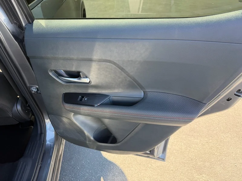 Used 2025 Gun Metallic/supe Nissan SR image 20