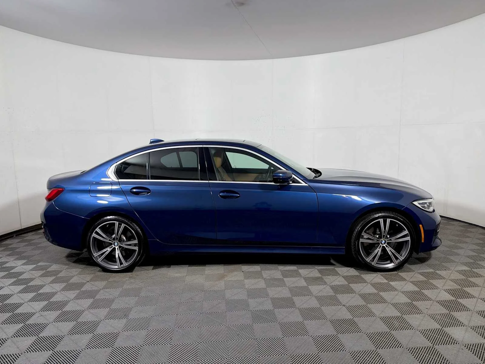 2021 BMW 3 Series 330i - Photo 7