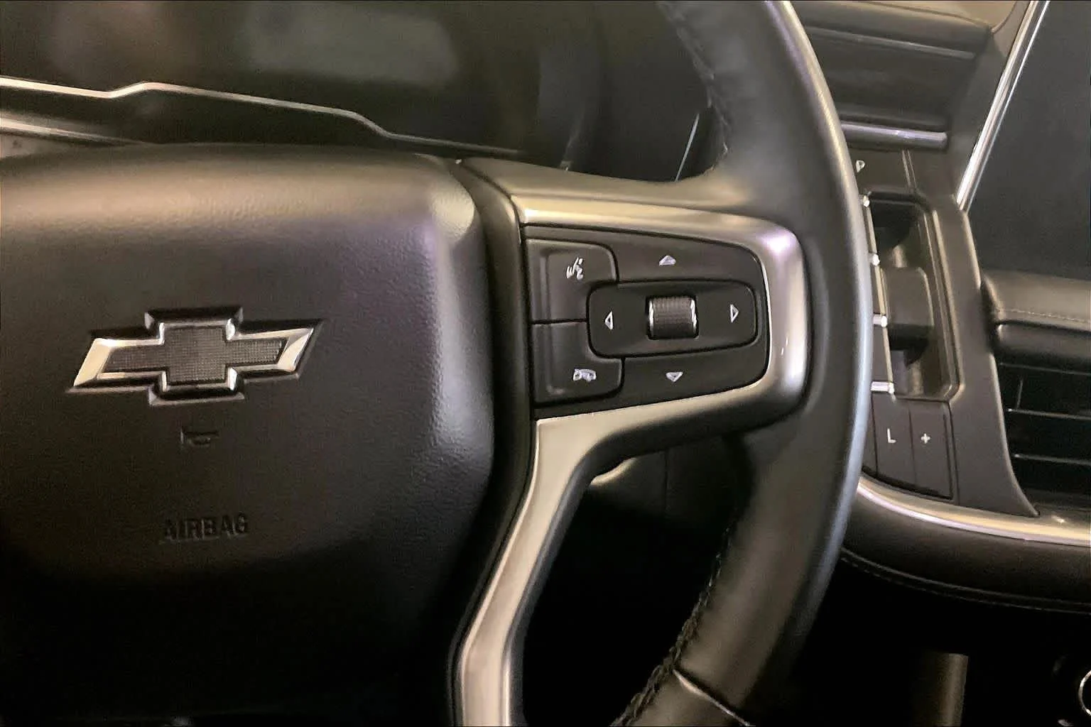 Used 2024 Summit White Chevrolet Z71 image 44