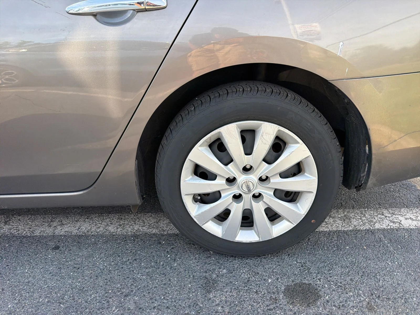 Used 2015 Silver Nissan SV image 24