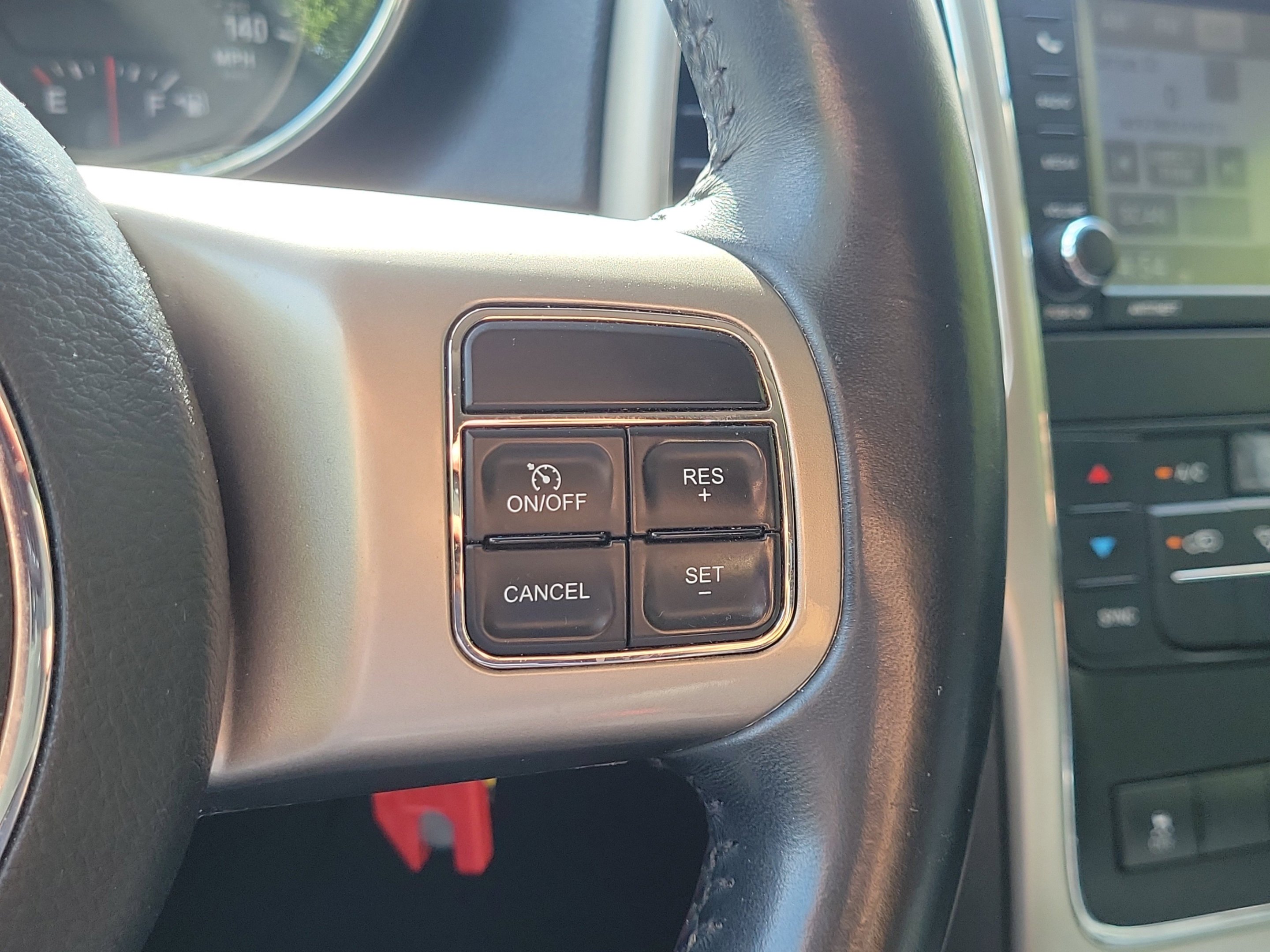 Used 2012 Mineral Gray Metallic Clearcoat Jeep Laredo image 31
