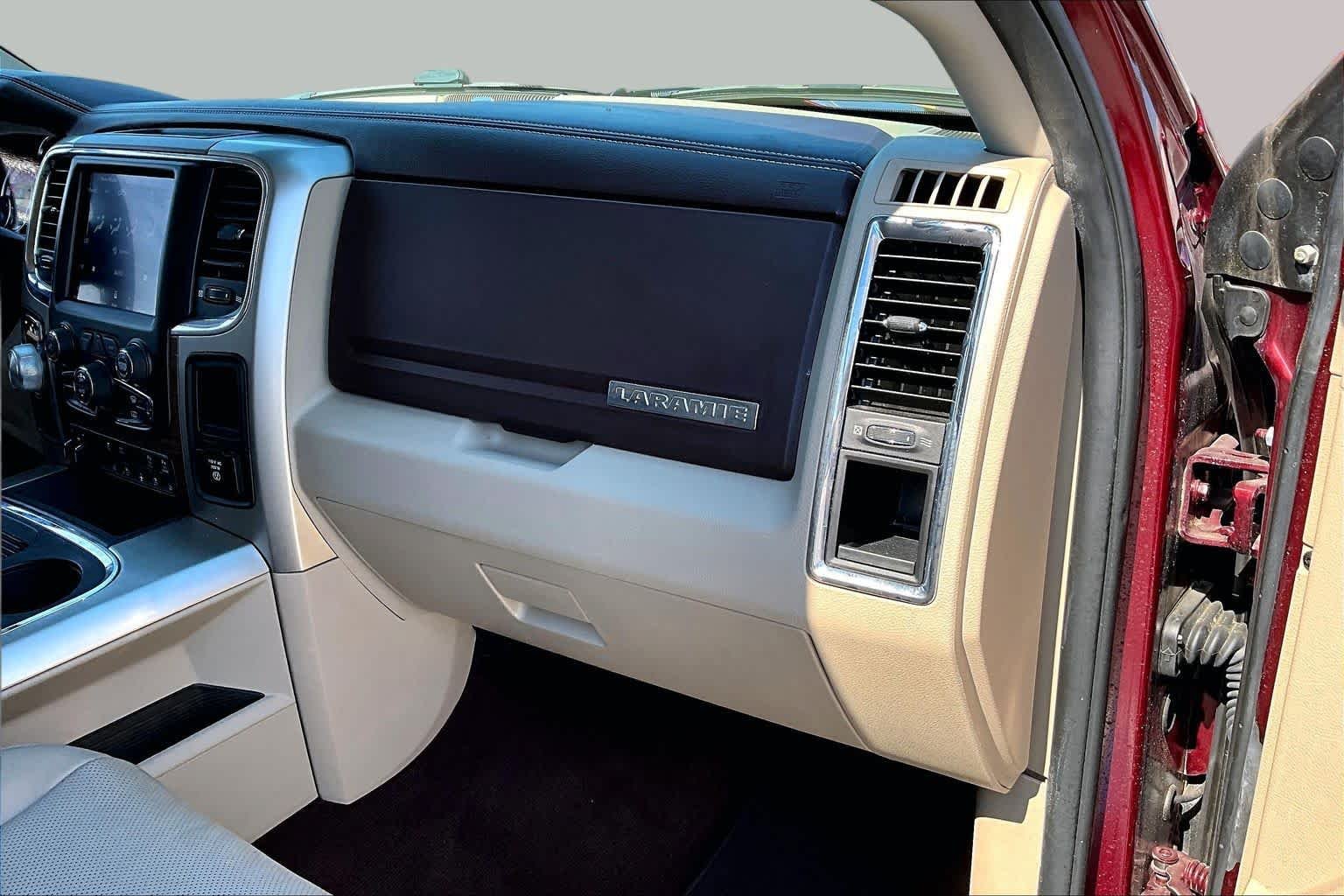 Used 2018 Delmonico Red Pearlcoat Ram Laramie image 19